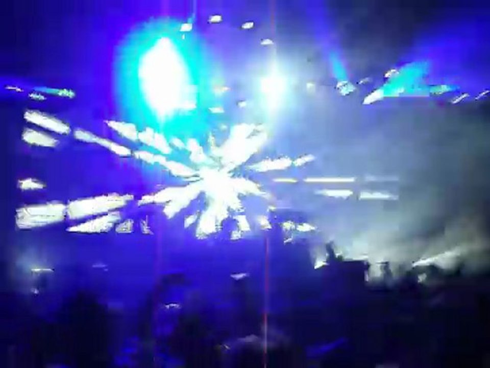 TIESTO // KALEIDOSCOPE TOUR 2010// You Use to Hold Me