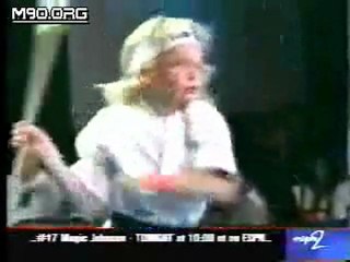 8 ans démonstration de bâton