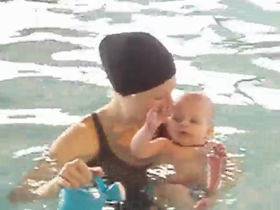 BB nageurs avec maman 06/03/10