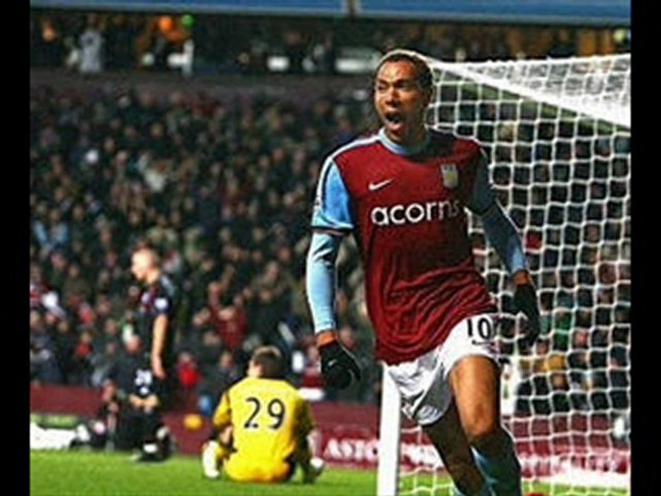 Reading 2-4 Aston Villa Carew hat-trick