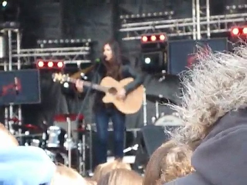 Joyce Jonathan: Je sais pas (Live Ch'ti Grand Lille 2010)