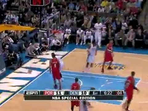 Johan Petro throws the nice dime to Carmelo Anthony for the