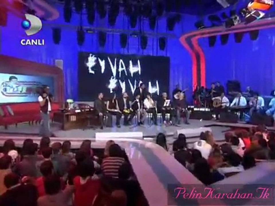 Ata Demirer - Demet Akbağ Eyvah Eyvah Yandan Halimem Yandan