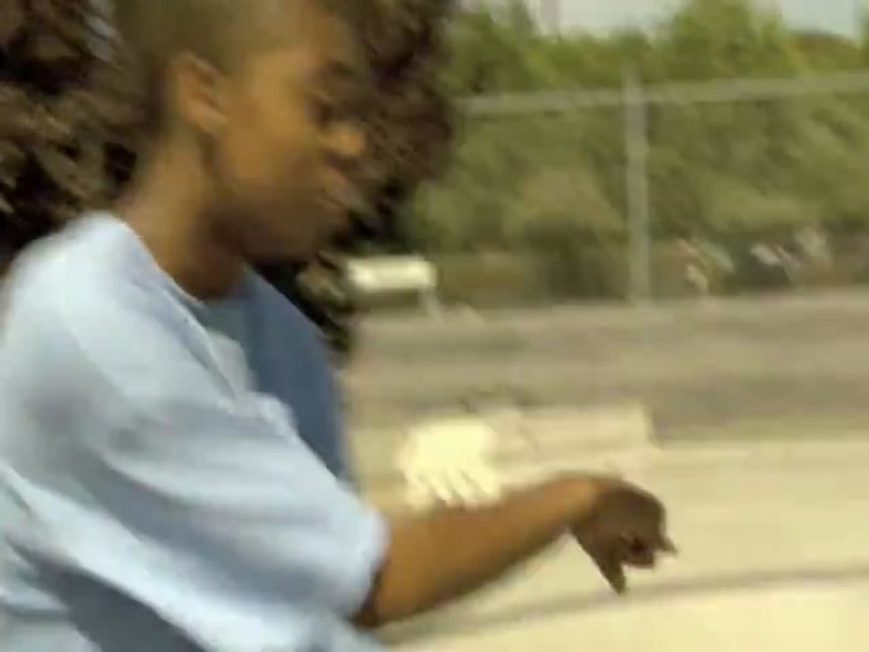 Des skaters remarquent des faits étranges - Skyrunners