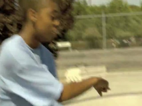 Des skaters remarquent des faits étranges - Skyrunners