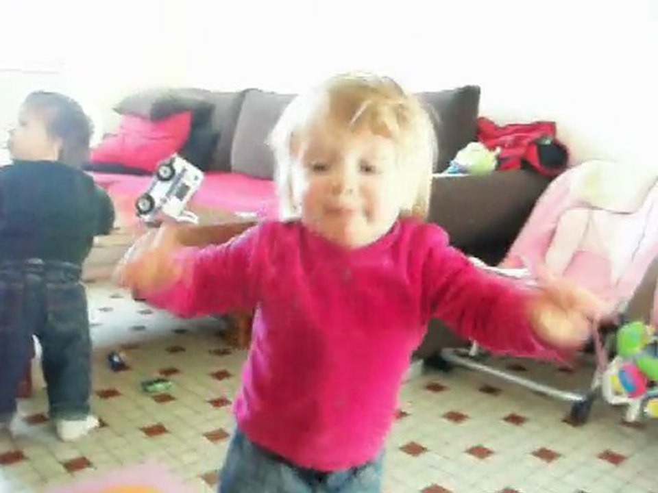 Angela marche debout (comme dirait Soren ...) 080310