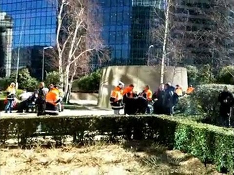 Vidéo Manif à la Défense TOTAL 8 Mars