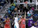 Darren Collison finds Emeka Okafor with the nice alley-oop p