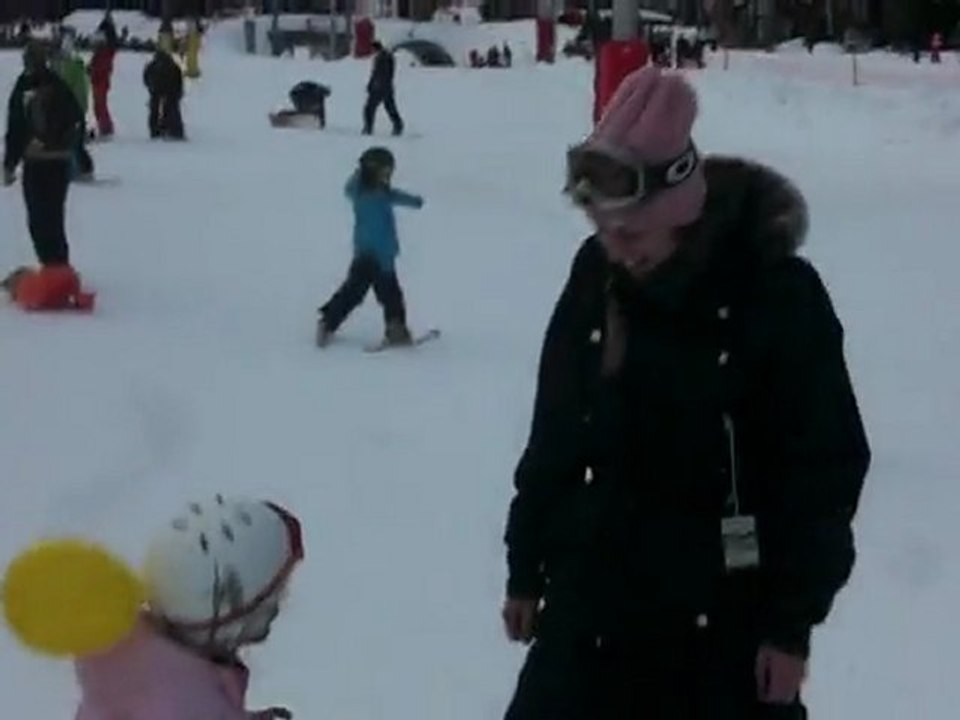 Zoé on snowboard