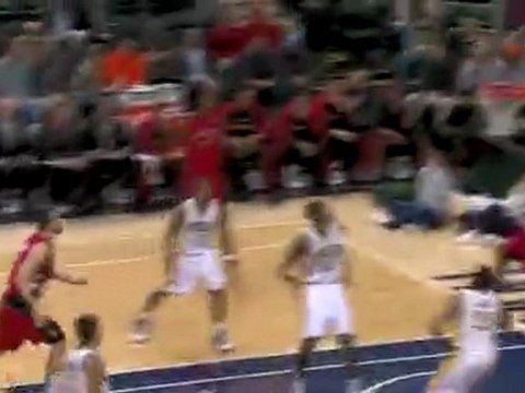 Hedo Turkoglu Assist to DeMar DeRozan