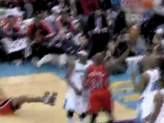 Reggie Williams makes a nice move to get to the baseline the