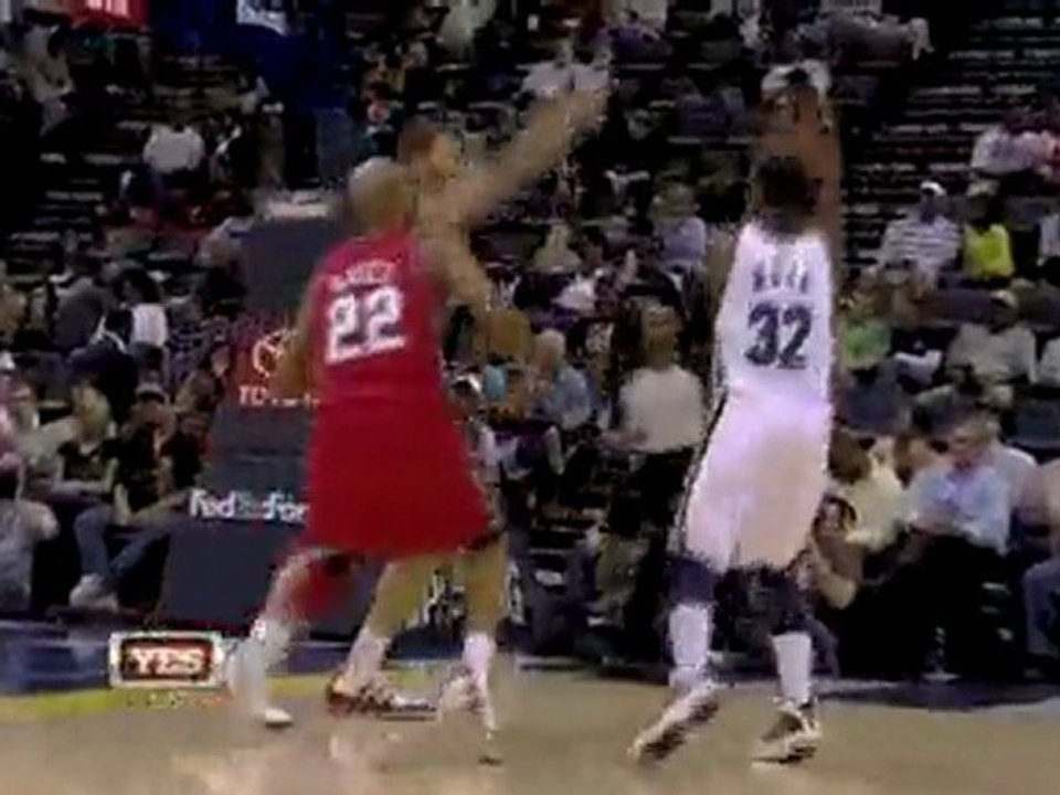 Chris Douglas-Roberts meets this Marc Gasol alley-oop attemp