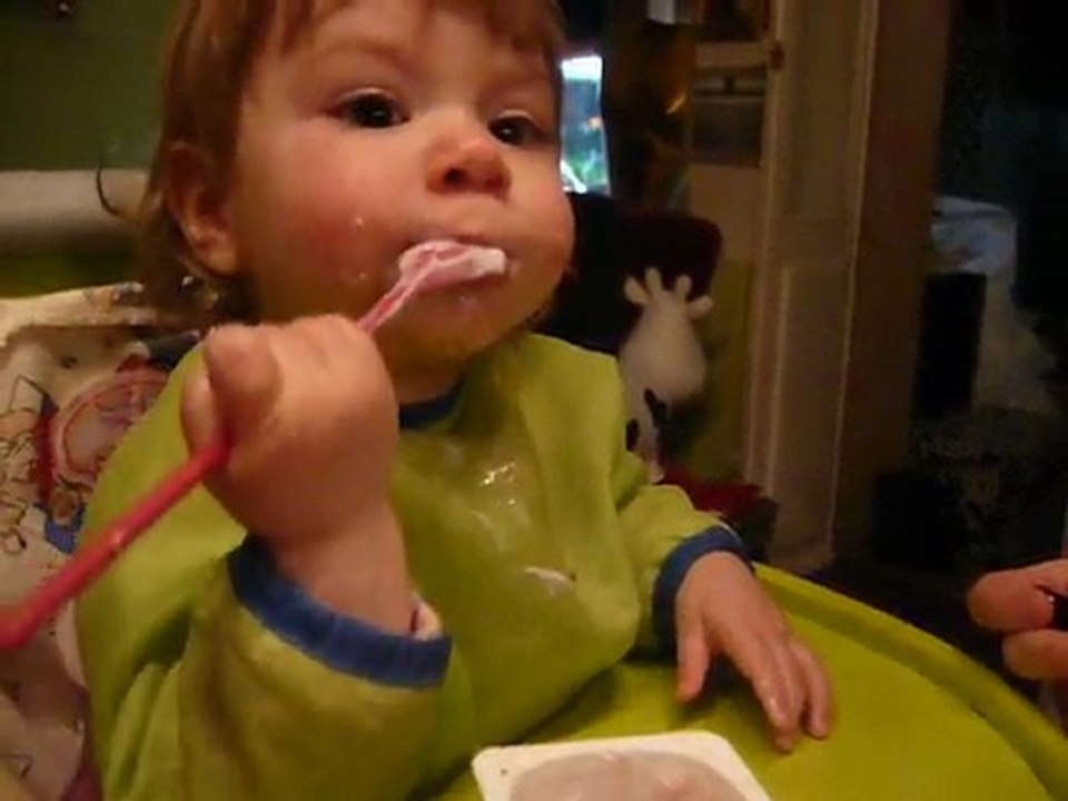 je mange toute seule