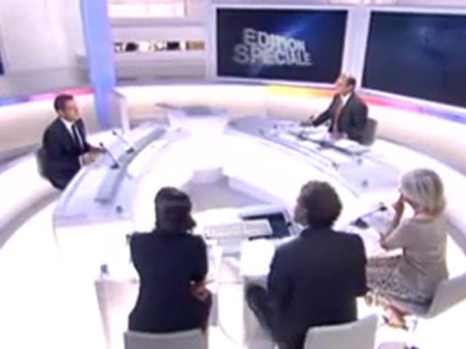 Sarkozy Vampire des médias - Interdit en France (3-3)