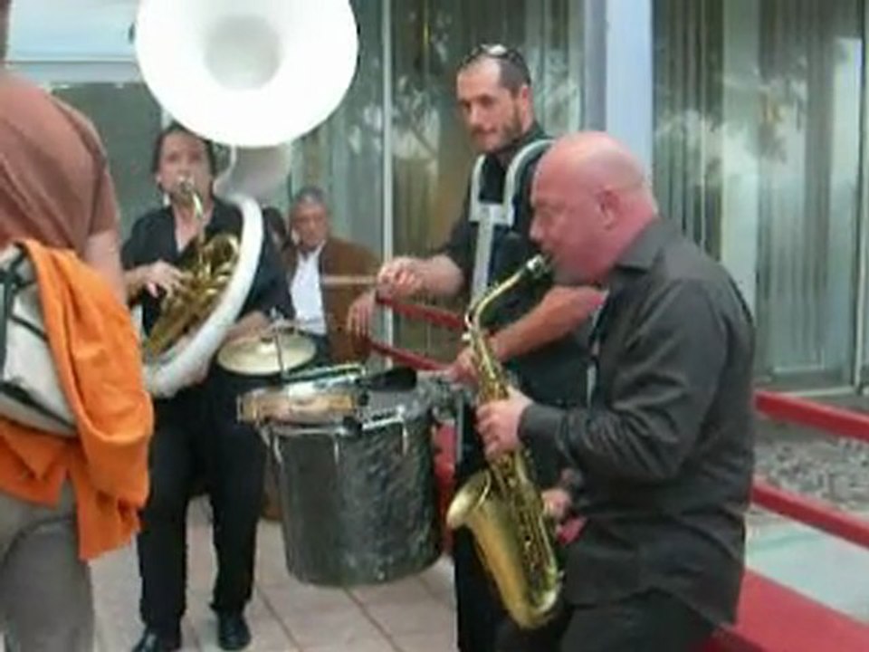 "Mack the knife" par Cinq à Sète