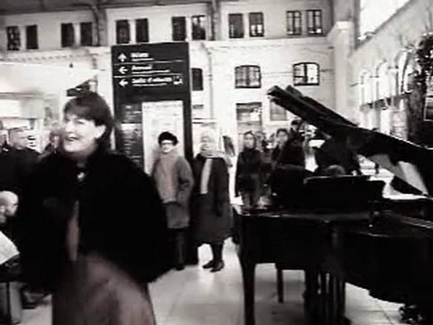 ELISABETH BOULANGER & JACQUES PERRY EN LA GARE DE TOURS