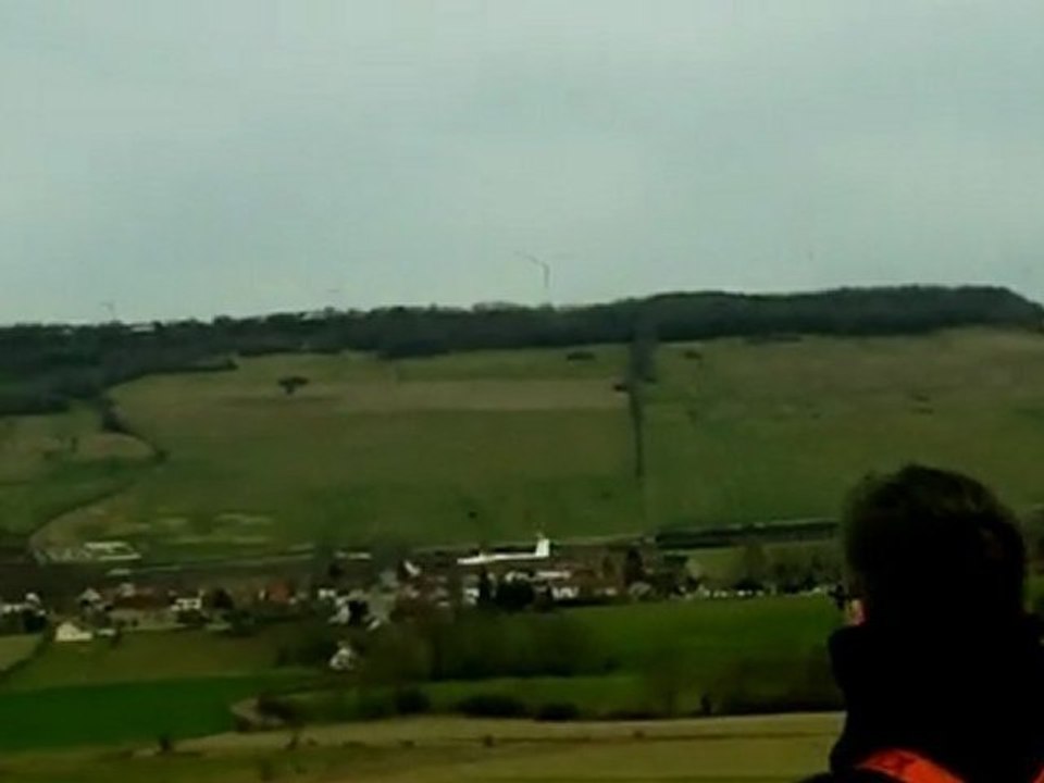 Vols d'un Planeur DG600 RC de 4m en Bourgogne