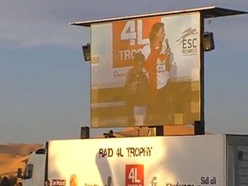 4L Trophy 2010 Remise des dons Merzouga