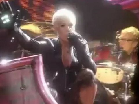 Pink - U + Ur Hand (Funhouse Tour Live In Australia)