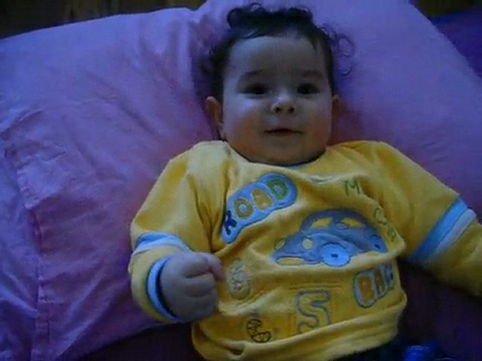 Ateş: Gül ki dünya seninle gülsün / Smile and the world...