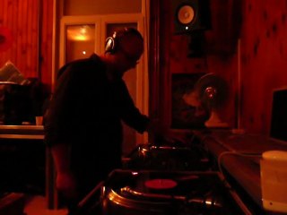 Luc @ banquise fm retro summer party 2009