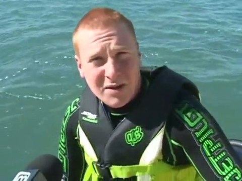 Abrivado des plages: Jet-skis au secours des taureaux!(Gard)