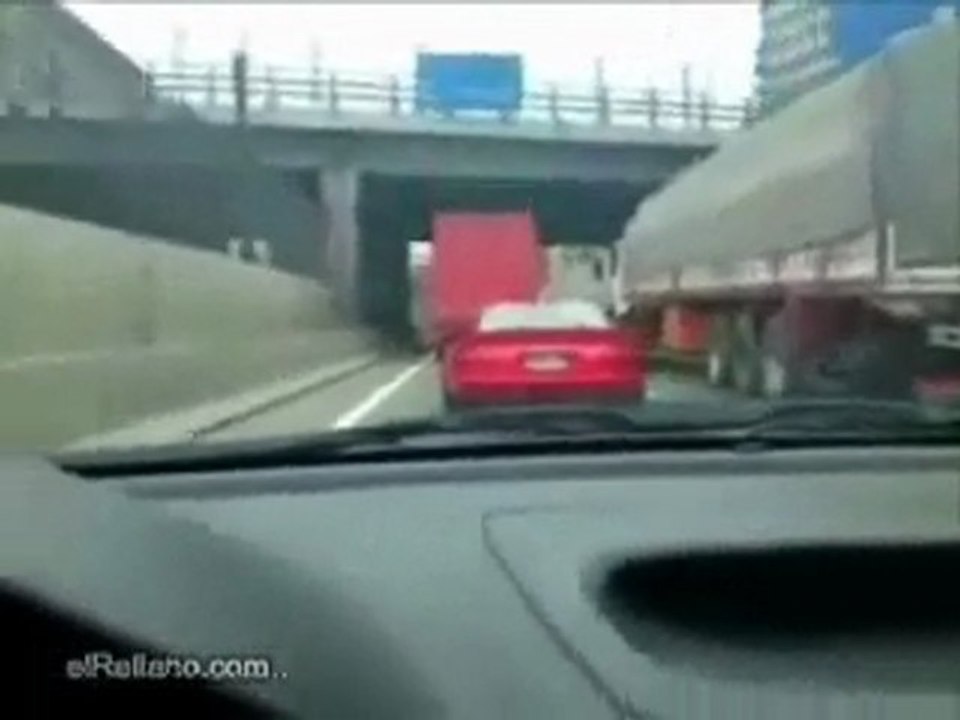 Ferrari Acident Acidente com Ferrari obmolocvideos 2010