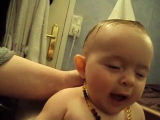 Camille qui rit aux éclats !