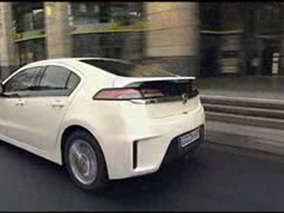 Opel Ampera: Showing off in Geneva