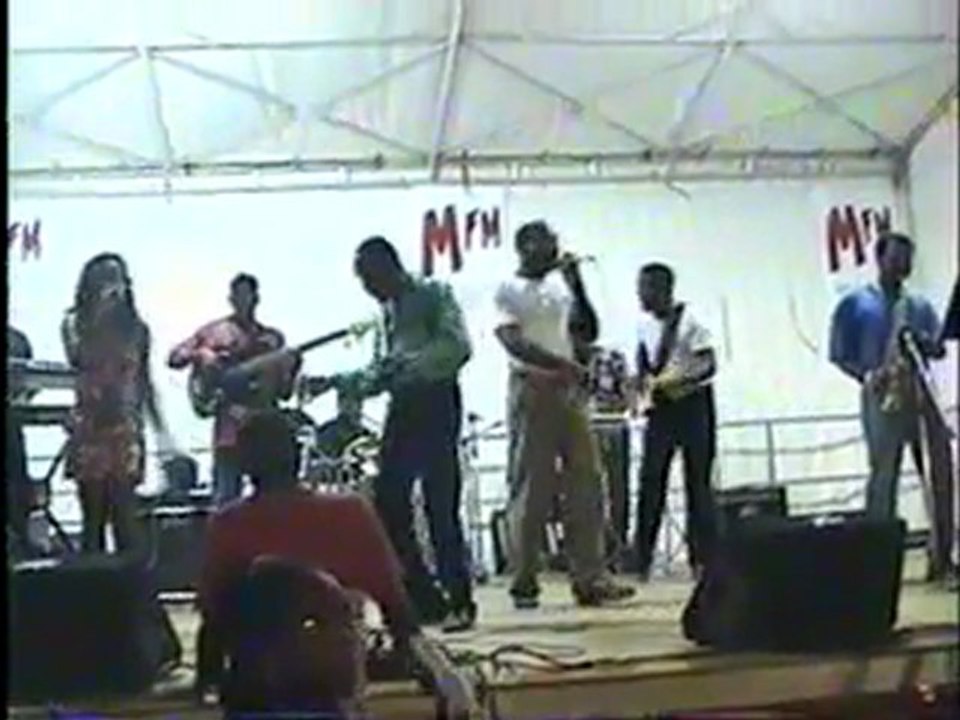 MESSAGE  live à ST ANNE 1999 pile ou face