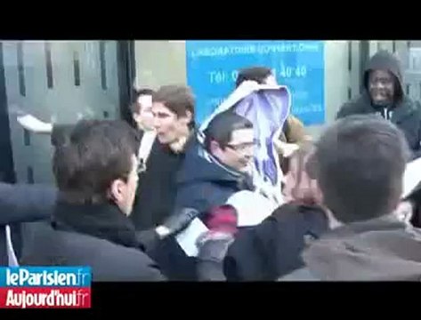 Incident lors d'une interview de J.P Huchon Le Parisien