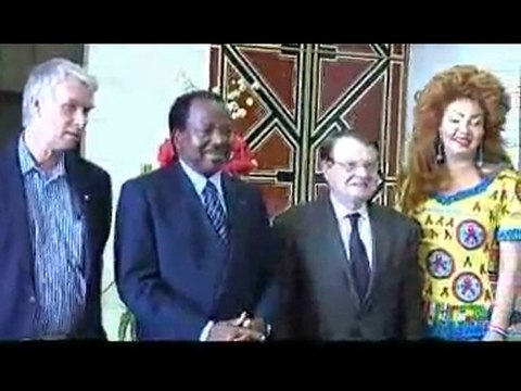 Madame Chantal Biya reçois le Prof Luc Montagnier