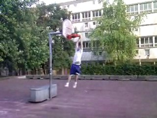 jdubb dunk à deux mains à 2m90 (juin 2008)