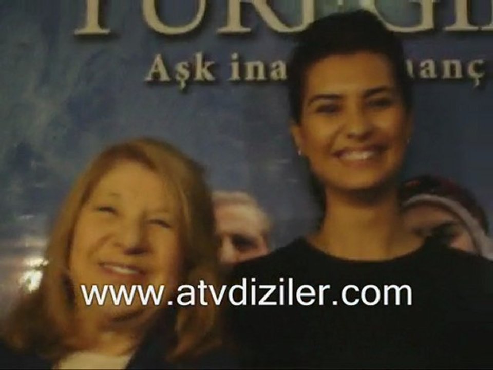 yüreğine sor film galası-tuba büyüküstün ve film oyuncuları