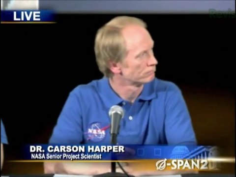 NASA shows you how to approach a girl! - The Digg Reel