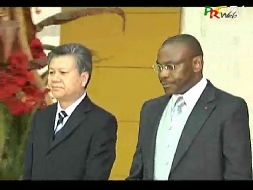 Ambassadeur de Turquie et Chine chef le President Paul Biya