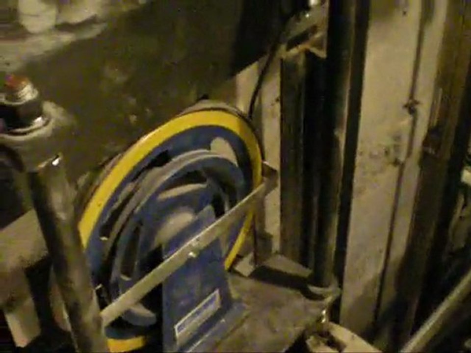 AKAR ASANSÖR MOTOR MAKİNE 630 kg. Dişlisiz Asansör Motoru