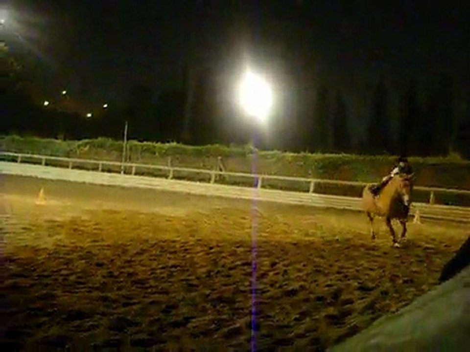 Silvia cayendose de pilla