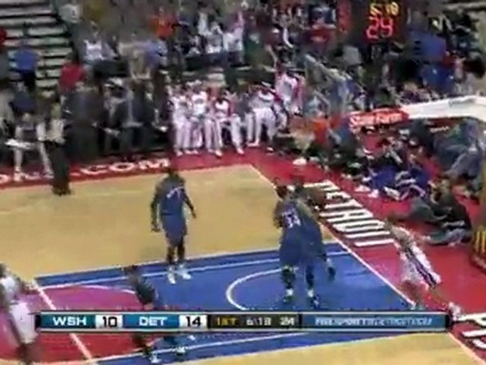 Jason Maxiell picks Al Thornton's pocket and Tayshaun Prince