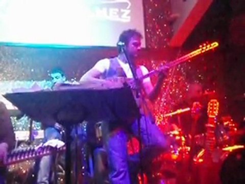 ORHAN ÖLMEZ SEVİYORUM SENİ