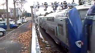 1 train TGV+1 train TER qui klaxonne à Lyon le samedi 6 décembre 2008