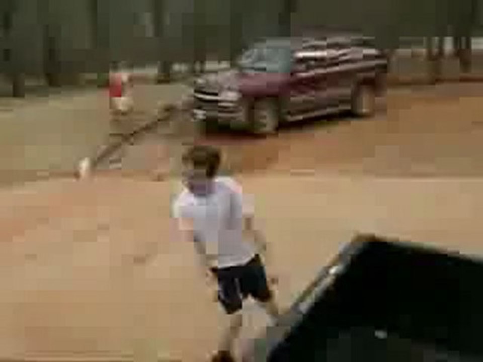 Le fils de régis joue au basket