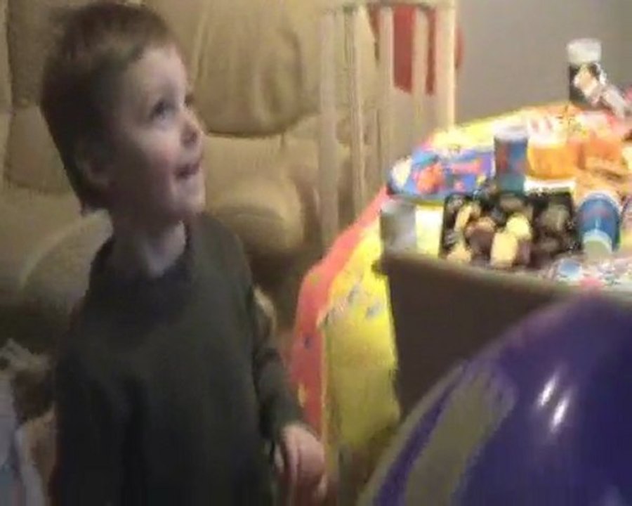 /home/quentin/Desktop/Mes vidéos/2006/Anniversaire de Quenti