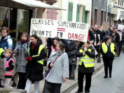 CHAMBLY MANIFESTATION ECOLE