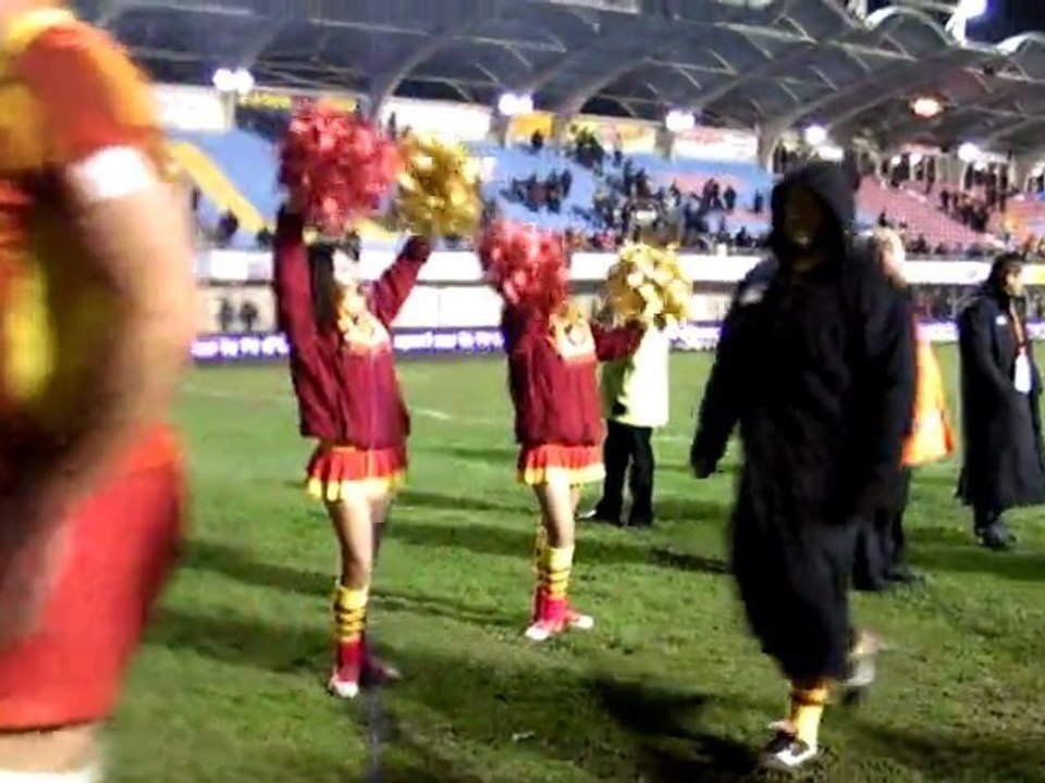 les flammes  USAP / BIARRITZ OLYMPIQUE 2010