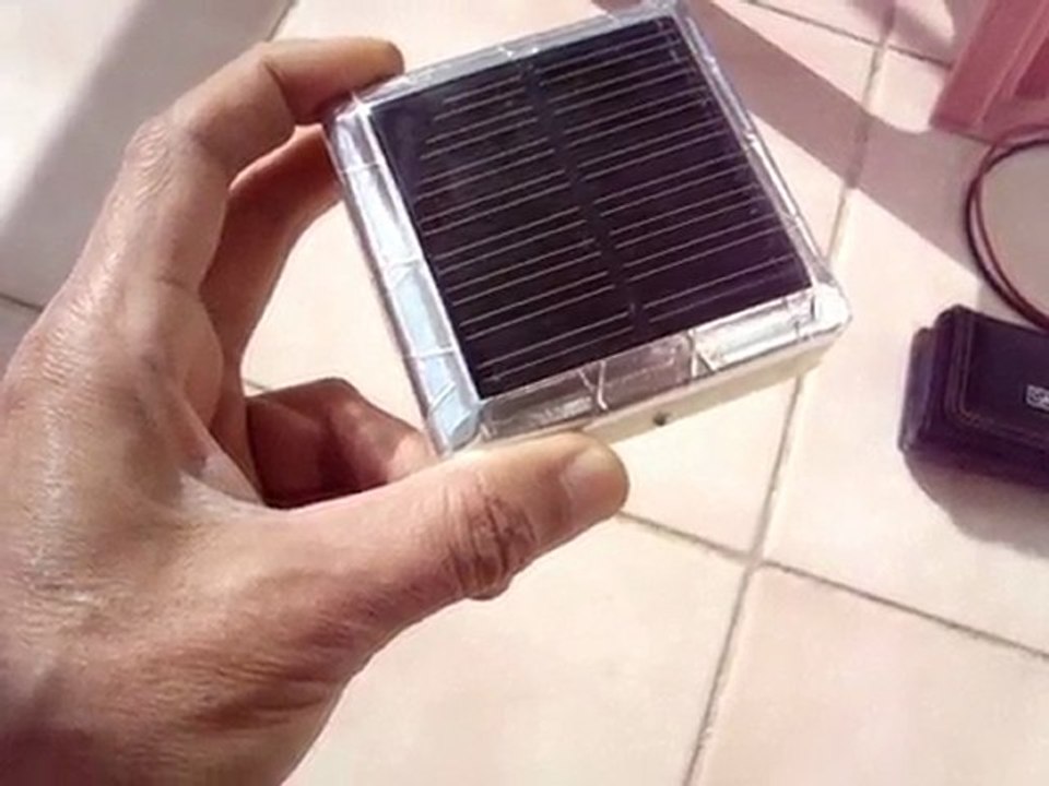 Düşük güçlü solar hücre ile cep ve mp4 şarj cihazı