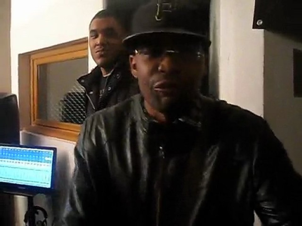 SERNA FREESTYLE AU STUDIO BLAXOUND DJ ASKA & HOMMES DHONNEUR