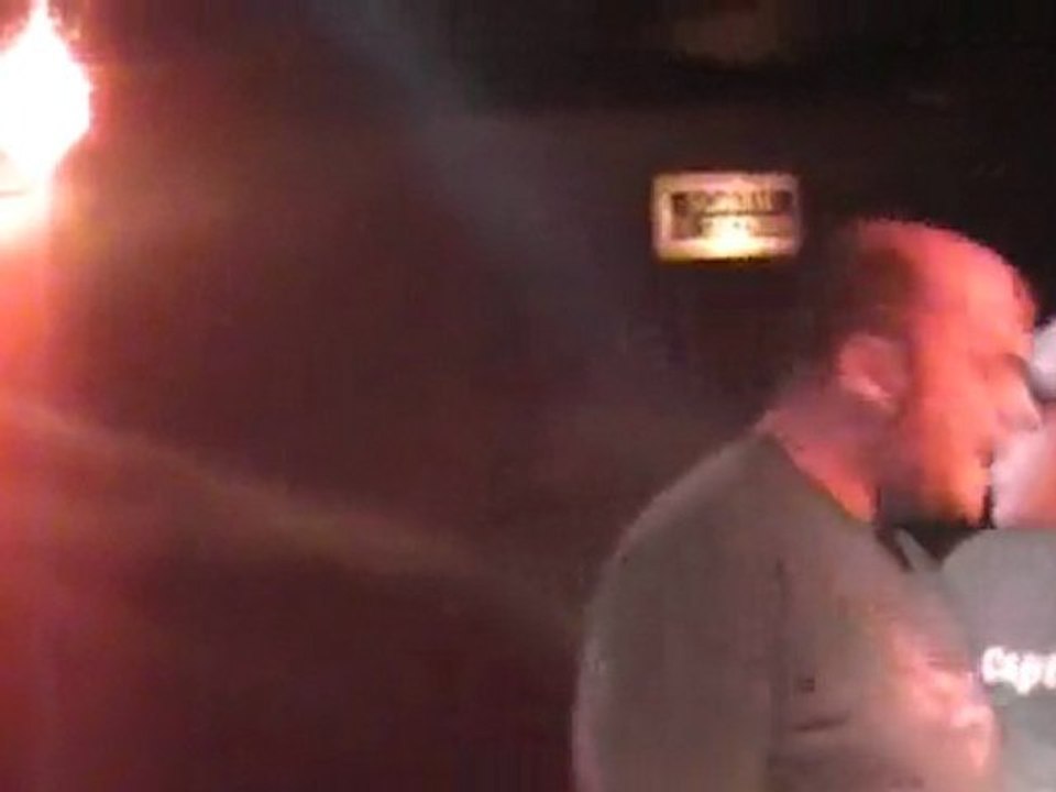 MOV02A