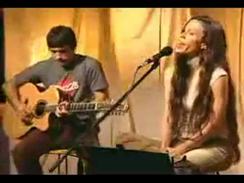 Alanis Morissette - Live Acoustic - Utopia (lyrics)