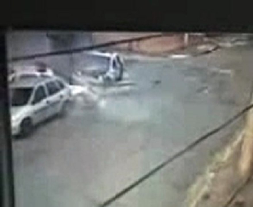 Crash entre deux voitures de police au Brésil